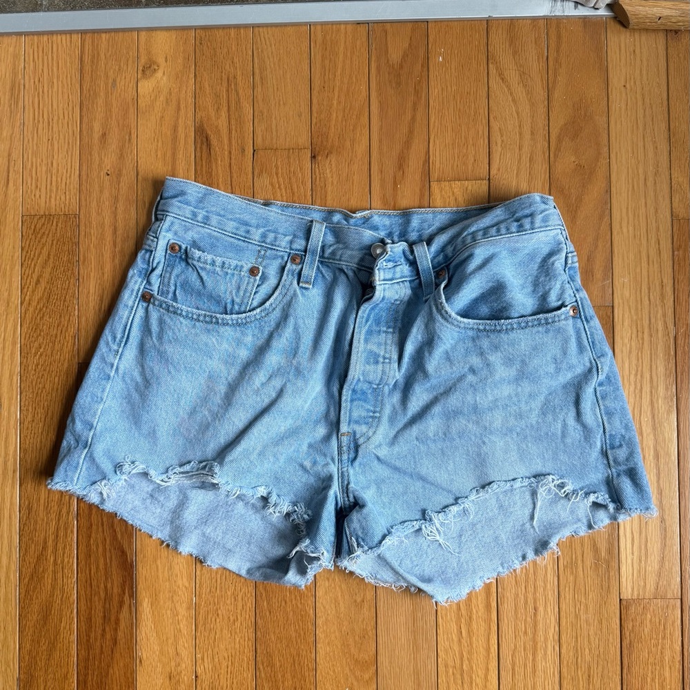 Levi 501 original short, size 31 (fits like 29-30)
